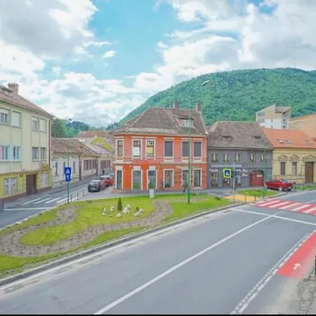 Casa Colonelului, In Centrul Brasovului